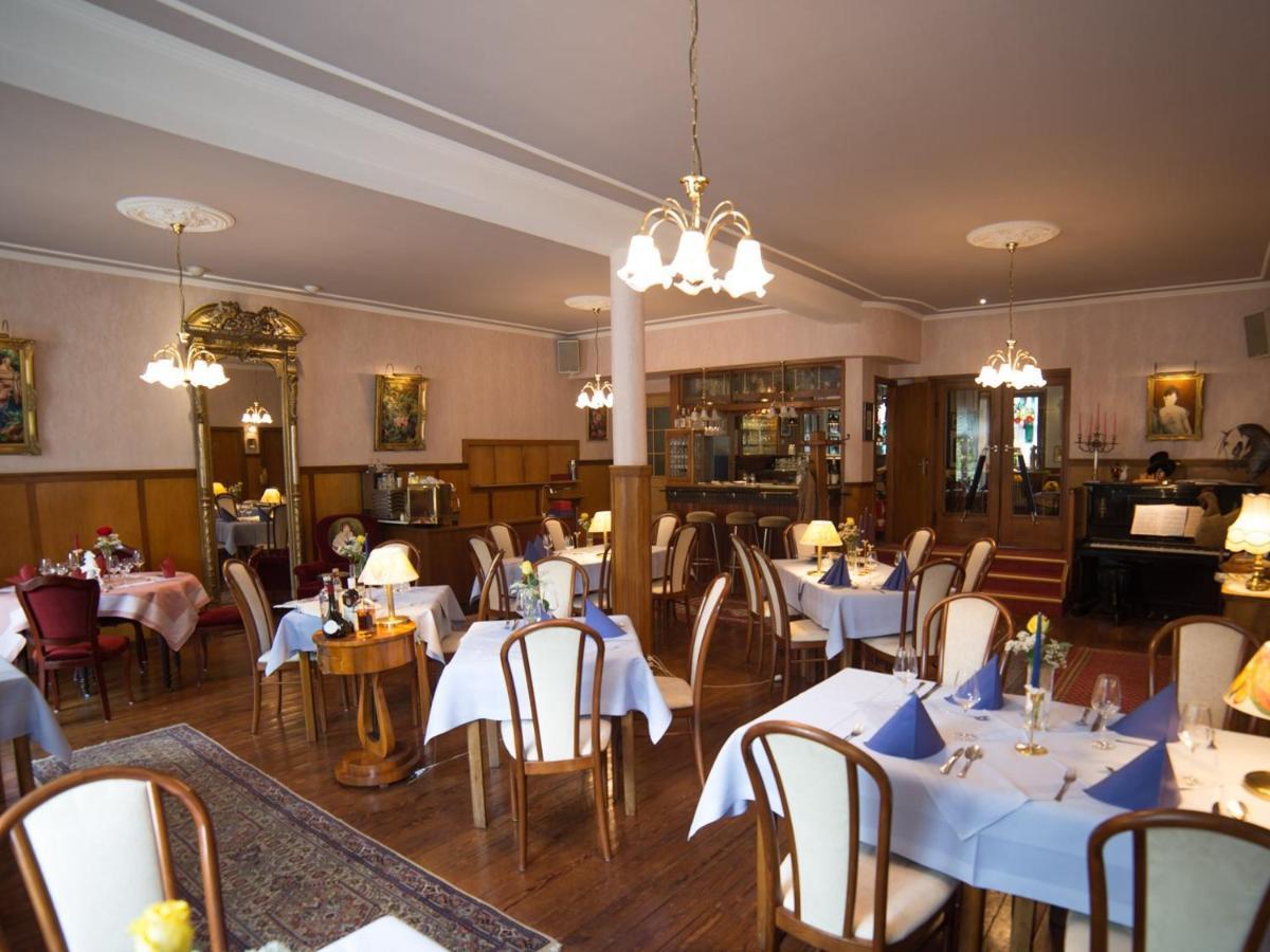 Hotel Zur Post - Burg An Der Mosel Exterior foto
